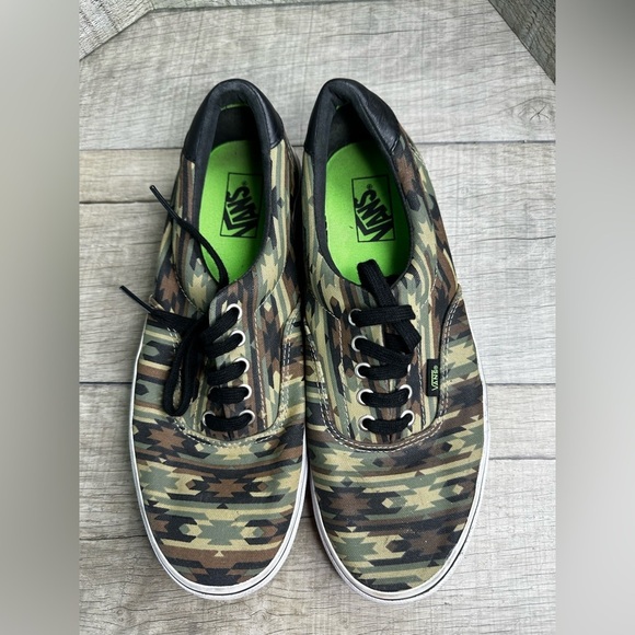 Vans dark green and black Aztec pattern classic low top sneakers size sneakers - Picture 1 of 7